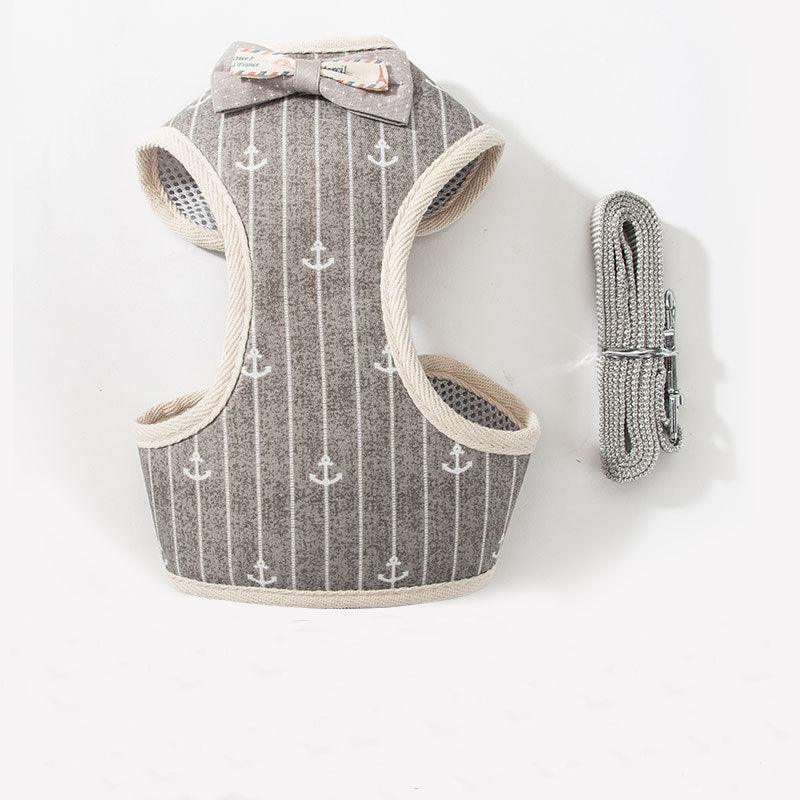 Breathable mesh pet leash for dogs and cats from Dog Hugs Cat, featuring comfortable, lightweight design for easy walking.